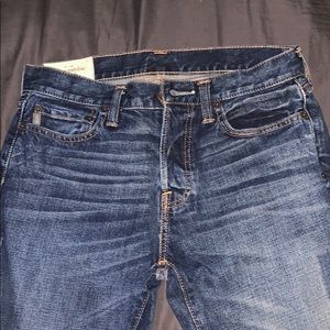 Abercrombie light wash skinny jeans 30x30
